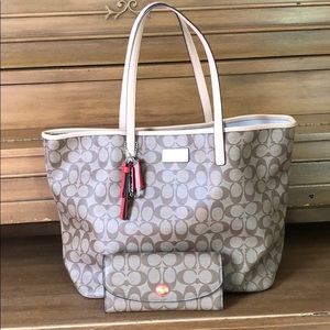 Large coach purse with wallet